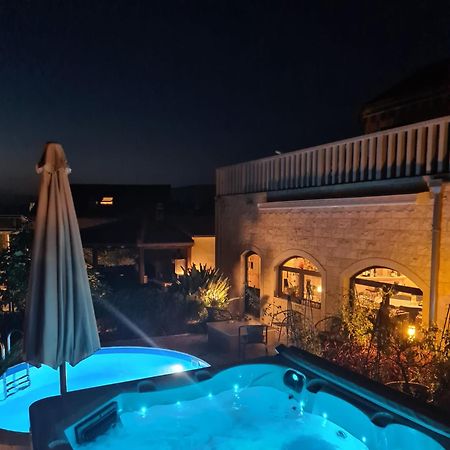 Apartments " Happy Villa " Splitska Luaran gambar
