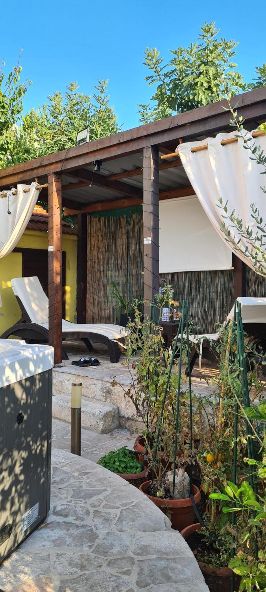 Apartments " Happy Villa " Splitska Luaran gambar