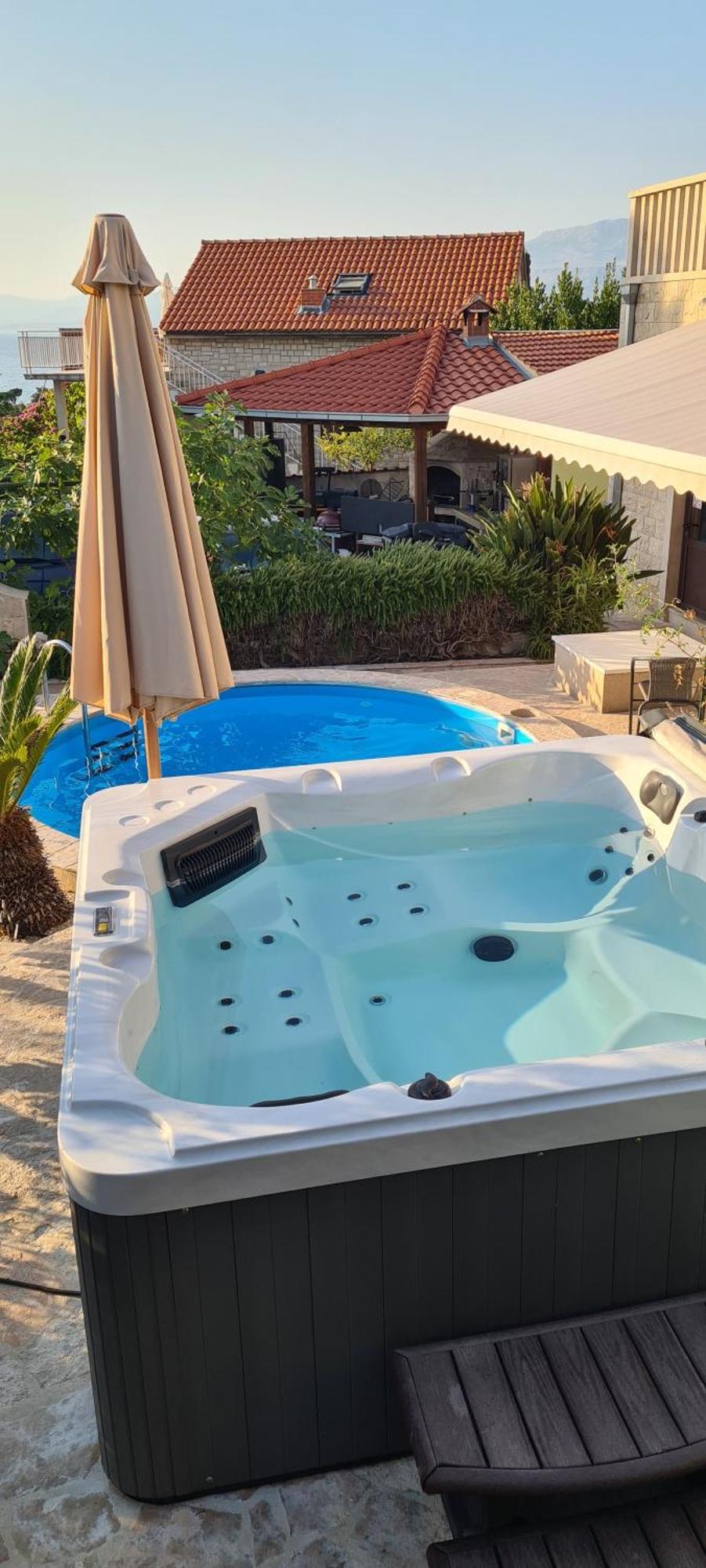 Apartments " Happy Villa " Splitska Luaran gambar